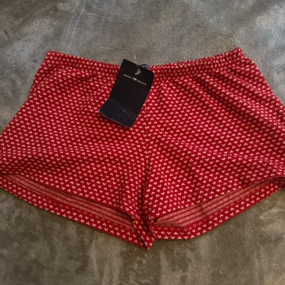 Brandy Melville red heart shorts - Picture 1 of 1